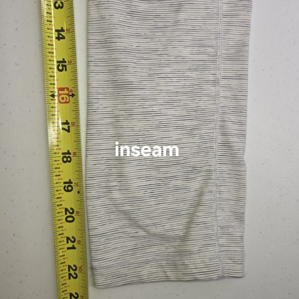LULULEMON‎ Women's Size 6 Crop Leggings Gray White Stripe Pockets Zip -2651